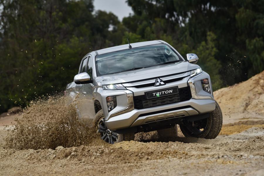  Mitsubishi Triton Double Cab 2019 года  (ZA) (фото 32 из 40)